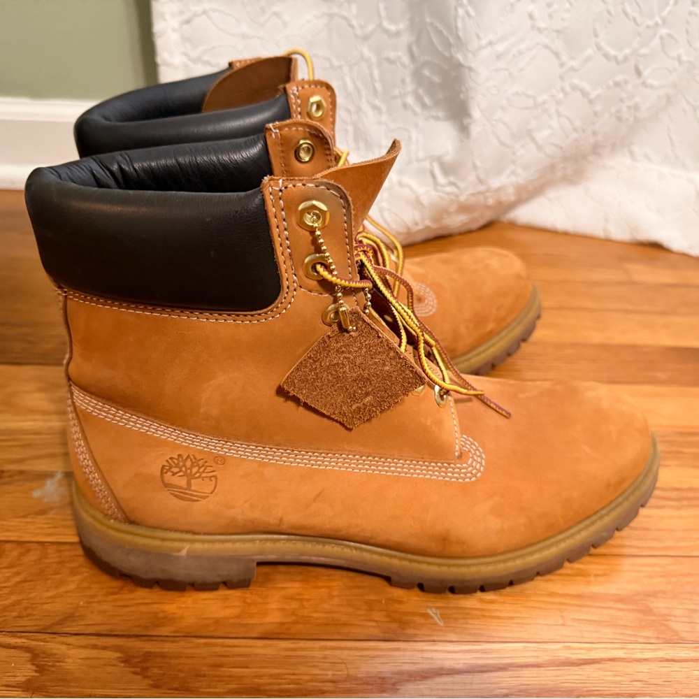 Timberland Tan Leather Boots with Black Collar